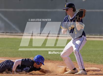 Thumbnail 2 in Bend vs Omaha Westview (Coach Bob Invitational) photogallery.