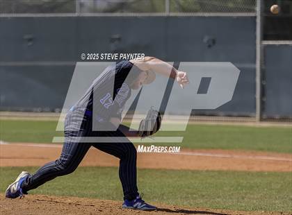 Thumbnail 2 in Bend vs Omaha Westview (Coach Bob Invitational) photogallery.