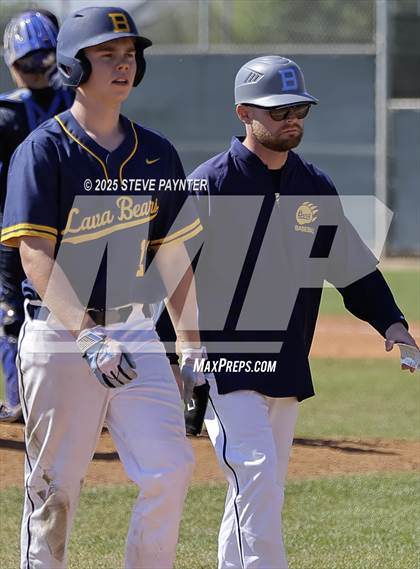 Thumbnail 3 in Bend vs Omaha Westview (Coach Bob Invitational) photogallery.