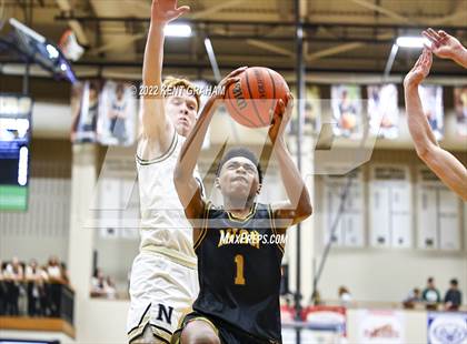 Thumbnail 3 in Noblesville vs Avon photogallery.
