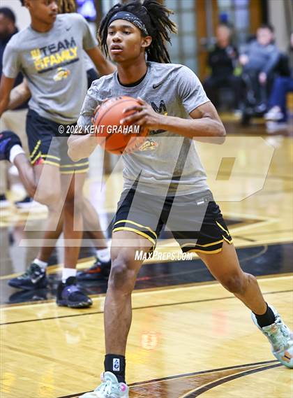 Thumbnail 1 in Noblesville vs Avon photogallery.