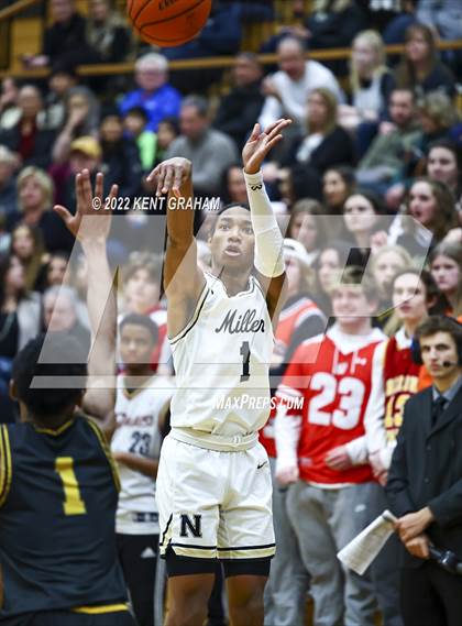 Thumbnail 3 in Noblesville vs Avon photogallery.