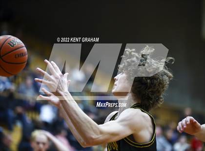 Thumbnail 2 in Noblesville vs Avon photogallery.