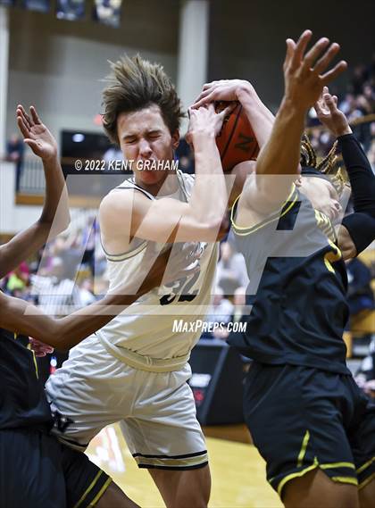 Thumbnail 1 in Noblesville vs Avon photogallery.