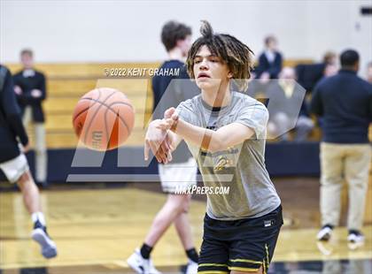 Thumbnail 3 in Noblesville vs Avon photogallery.