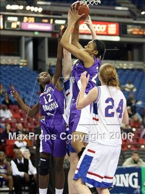 Thumbnail 2 in Sacramento vs St. Ignatius (CIF NorCal D3 Final) photogallery.