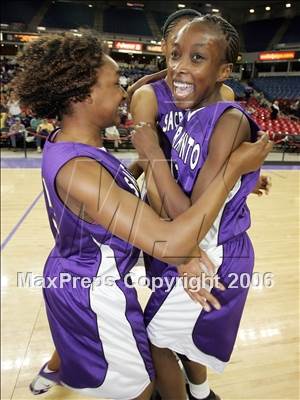 Thumbnail 3 in Sacramento vs St. Ignatius (CIF NorCal D3 Final) photogallery.