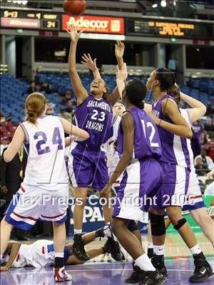 Thumbnail 3 in Sacramento vs St. Ignatius (CIF NorCal D3 Final) photogallery.