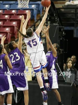 Thumbnail 3 in Sacramento vs St. Ignatius (CIF NorCal D3 Final) photogallery.