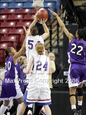 Thumbnail 3 in Sacramento vs St. Ignatius (CIF NorCal D3 Final) photogallery.
