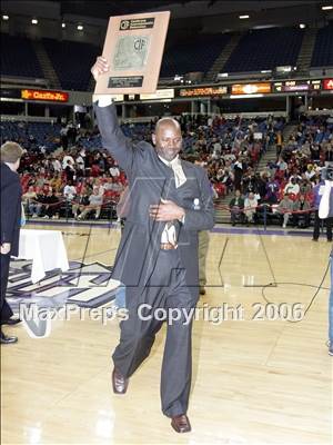 Thumbnail 2 in Sacramento vs St. Ignatius (CIF NorCal D3 Final) photogallery.