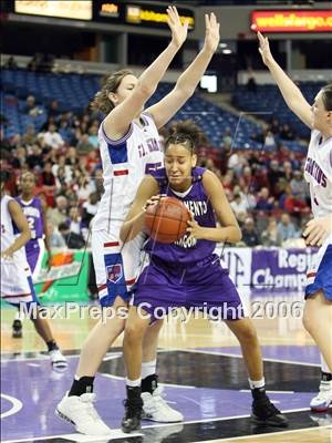 Thumbnail 3 in Sacramento vs St. Ignatius (CIF NorCal D3 Final) photogallery.