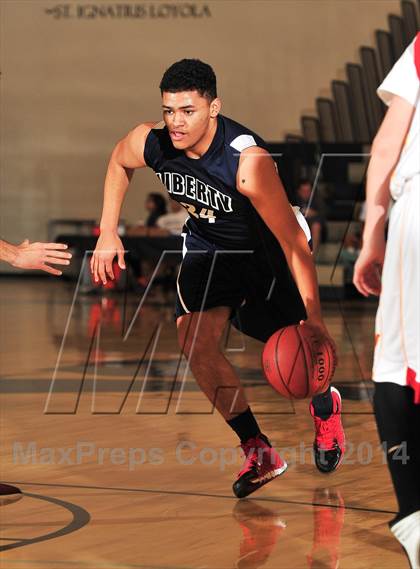 Thumbnail 3 in Palm Valley vs. Liberty Christian (MaxPreps Holiday Classic) photogallery.
