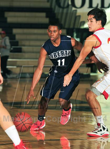 Thumbnail 2 in Palm Valley vs. Liberty Christian (MaxPreps Holiday Classic) photogallery.