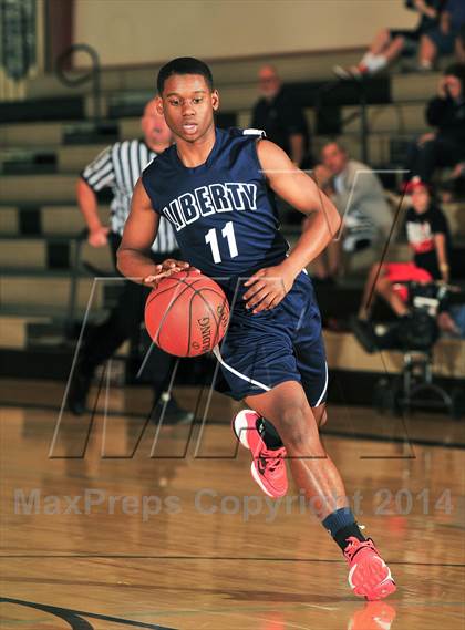 Thumbnail 2 in Palm Valley vs. Liberty Christian (MaxPreps Holiday Classic) photogallery.