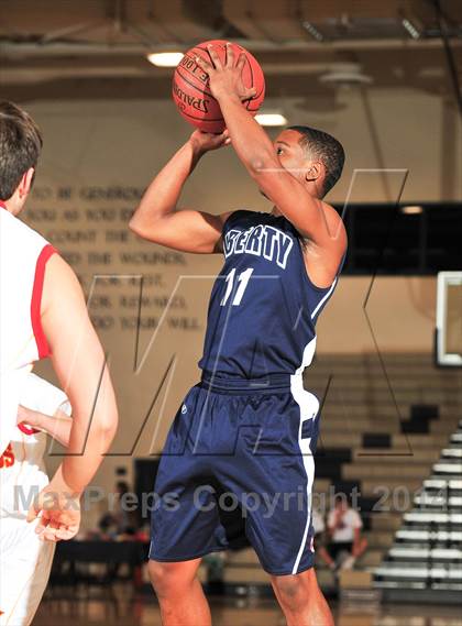 Thumbnail 2 in Palm Valley vs. Liberty Christian (MaxPreps Holiday Classic) photogallery.