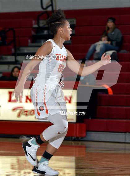 Thumbnail 2 in Tracy vs. Merced (Trojan Clash) photogallery.