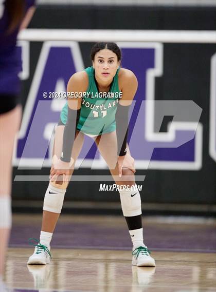Thumbnail 1 in Southlake Carroll vs Timber Creek photogallery.