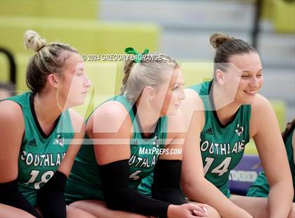 Thumbnail 2 in Southlake Carroll vs Timber Creek photogallery.