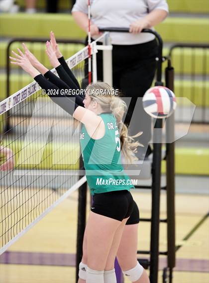 Thumbnail 1 in Southlake Carroll vs Timber Creek photogallery.