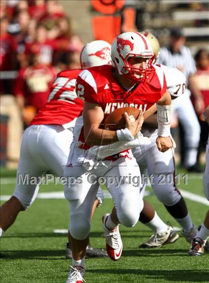 Thumbnail 1 in Memorial vs Cy-Woods (5A Region 3 Quarterfinals) photogallery.