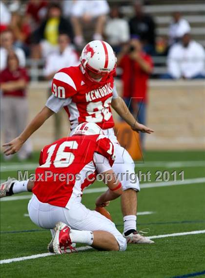 Thumbnail 1 in Memorial vs Cy-Woods (5A Region 3 Quarterfinals) photogallery.