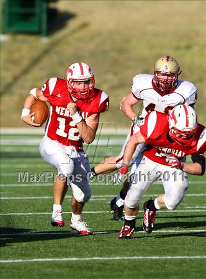 Thumbnail 1 in Memorial vs Cy-Woods (5A Region 3 Quarterfinals) photogallery.