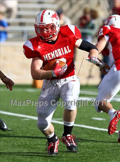 Thumbnail 2 in Memorial vs Cy-Woods (5A Region 3 Quarterfinals) photogallery.