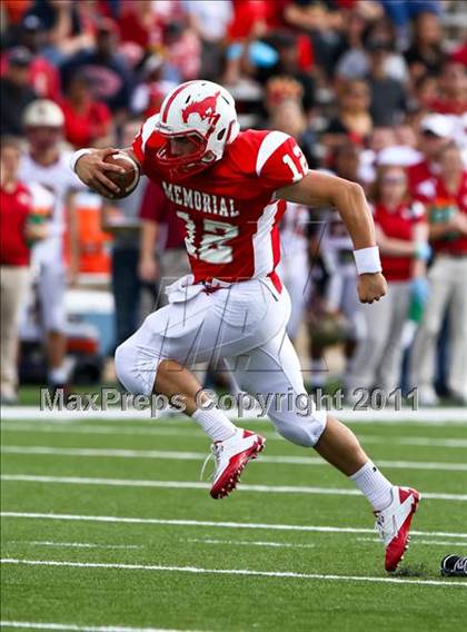Thumbnail 1 in Memorial vs Cy-Woods (5A Region 3 Quarterfinals) photogallery.