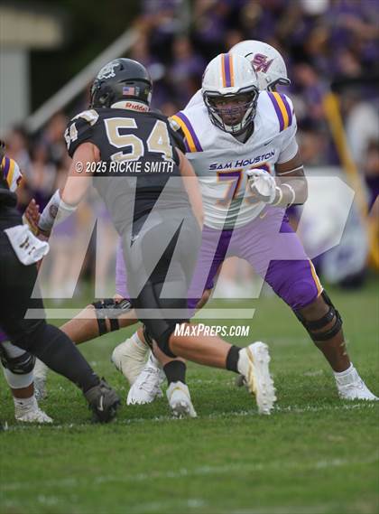 Thumbnail 1 in Sam Houston @ Leesville photogallery.