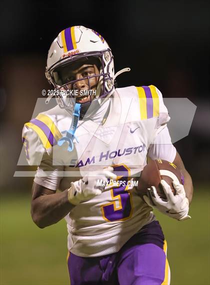 Thumbnail 1 in Sam Houston @ Leesville photogallery.