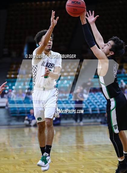 Thumbnail 2 in ThuinderRidge vs Overland (CHSAA 5A Great 8) photogallery.