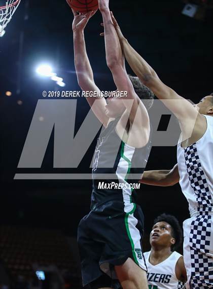 Thumbnail 2 in ThuinderRidge vs Overland (CHSAA 5A Great 8) photogallery.