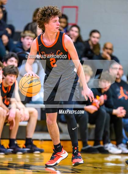 Thumbnail 3 in Thomasville vs Davie (Ledford Christmas Classic) photogallery.