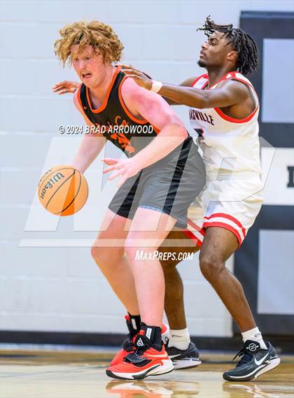 Thumbnail 3 in Thomasville vs Davie (Ledford Christmas Classic) photogallery.