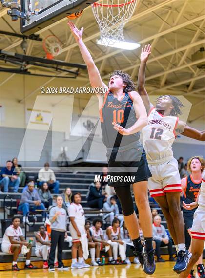 Thumbnail 3 in Thomasville vs Davie (Ledford Christmas Classic) photogallery.