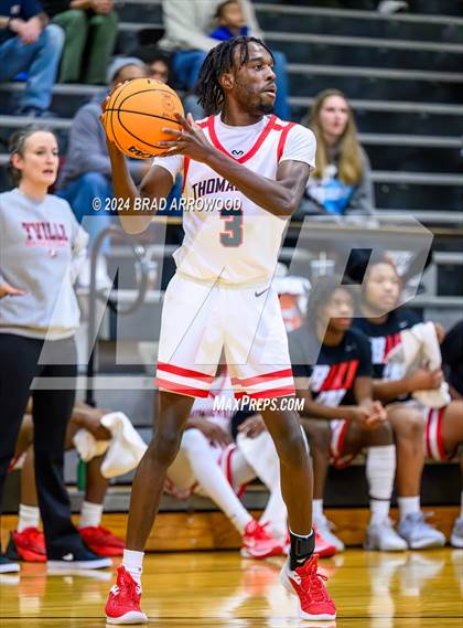 Thumbnail 2 in Thomasville vs Davie (Ledford Christmas Classic) photogallery.