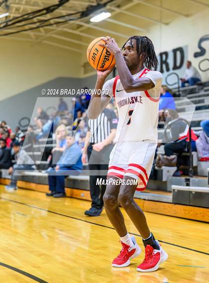 Thumbnail 2 in Thomasville vs Davie (Ledford Christmas Classic) photogallery.