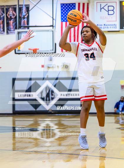 Thumbnail 2 in Thomasville vs Davie (Ledford Christmas Classic) photogallery.