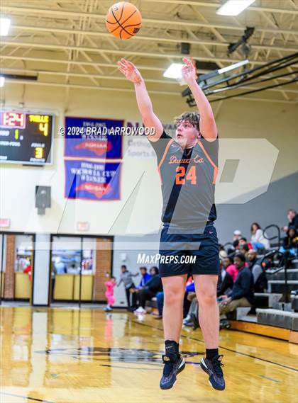 Thumbnail 3 in Thomasville vs Davie (Ledford Christmas Classic) photogallery.