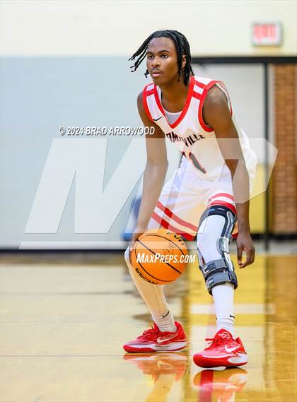 Thumbnail 1 in Thomasville vs Davie (Ledford Christmas Classic) photogallery.