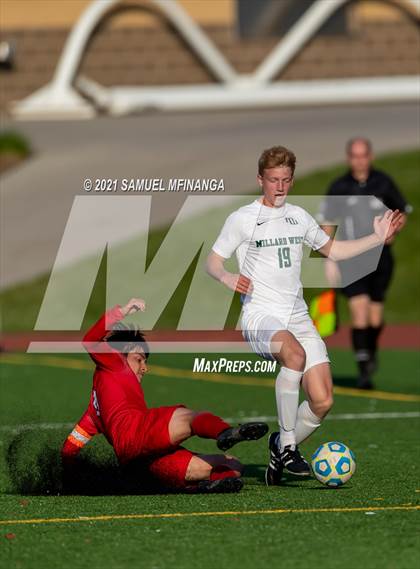 Thumbnail 2 in Millard West vs. South Sioux City photogallery.