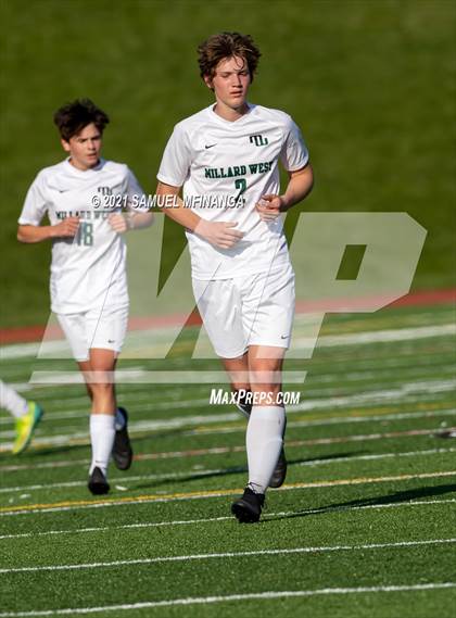 Thumbnail 2 in Millard West vs. South Sioux City photogallery.
