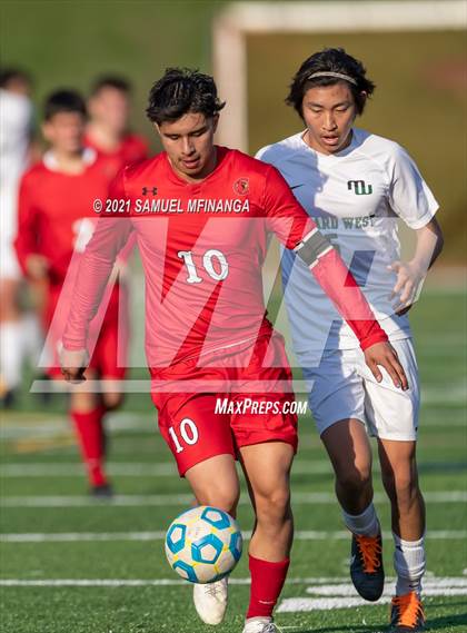 Thumbnail 3 in Millard West vs. South Sioux City photogallery.