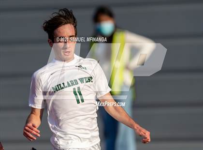 Thumbnail 3 in Millard West vs. South Sioux City photogallery.