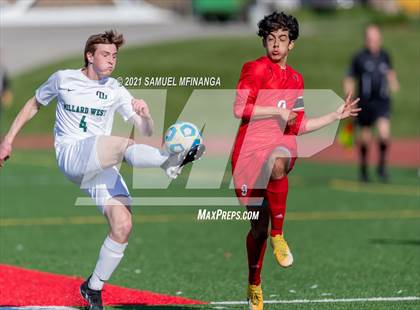 Thumbnail 3 in Millard West vs. South Sioux City photogallery.