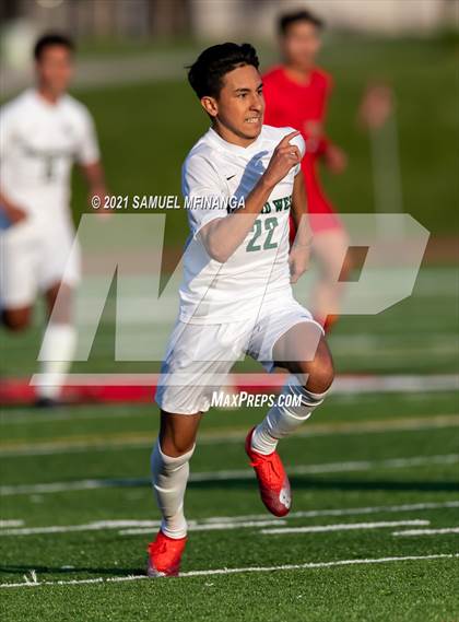 Thumbnail 3 in Millard West vs. South Sioux City photogallery.