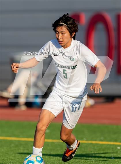 Thumbnail 3 in Millard West vs. South Sioux City photogallery.