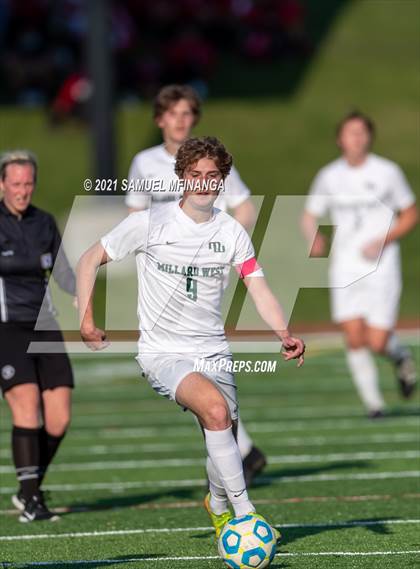 Thumbnail 3 in Millard West vs. South Sioux City photogallery.