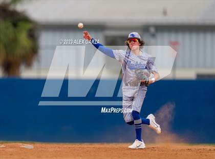 Thumbnail 3 in MacArthur @ Brackenridge photogallery.